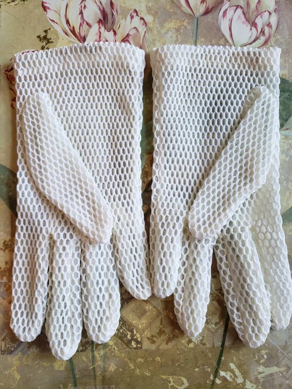 Vintage White Fishnet Mesh Gloves Ladies Retro 19… - image 4