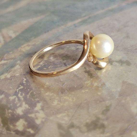 Vintage 14 Karat Gold and Pearl Ring 14 K Size 6 - image 2