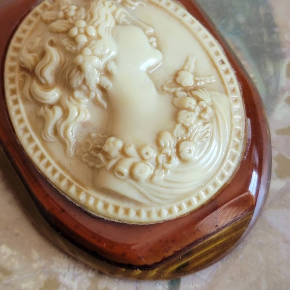 Vintage Bakelite and Celluloid Cameo Pin or Brooc… - image 7