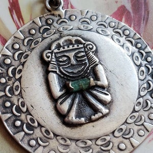 Vintage Sterling Silver Pendant Aztec Design 0900 Green Stone