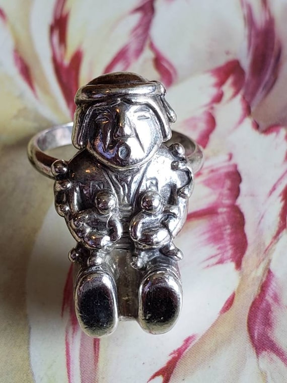 Signed Vintage Native American Navajo Sterling Silver Storyteller Ring Signed Vintage Native American Navajo Sterling Silver Storyteller Ring