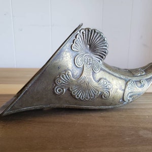 Vintage Antique Brass Conquistador Single Stirrup Horse Back Riding Face Motif