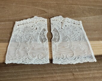 Vintage Off White Fingerless Lace Gloves