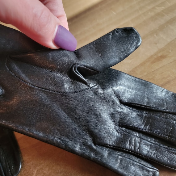 Vintage Never Worn Gloves Size 6.25 Black Leather - image 4