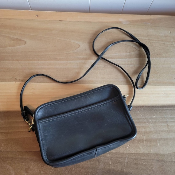 Vintage Small Coach Black Leather Crossbody Bag Pocketbook
