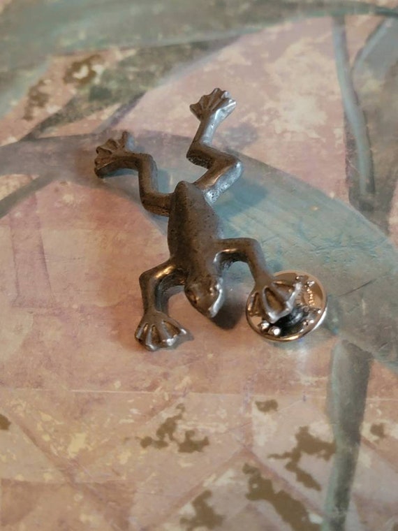 Vintage Barker Genuine USA Pewter Frog Lapel Pin … - image 3