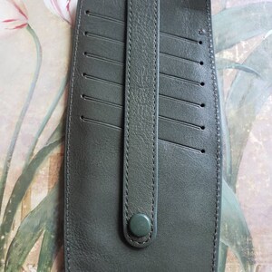 Vintage Osage Verde Oliva Cuero Accesorio Tarjetas de Crédito ID Billetera Snap Straps Tal cual