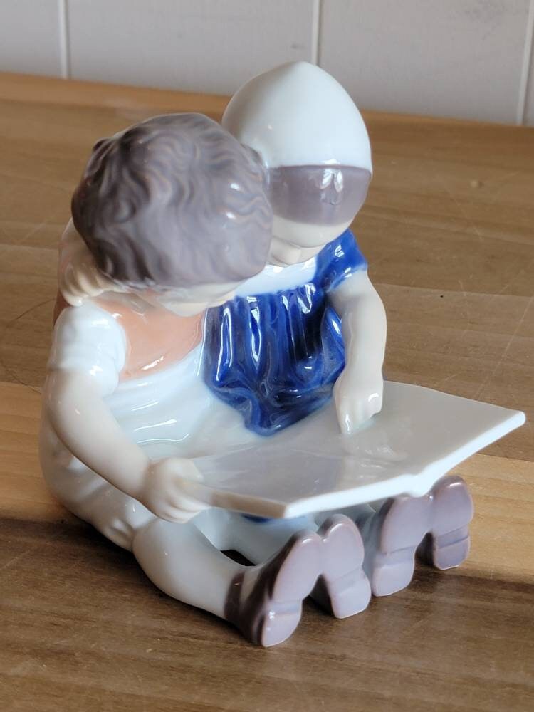 置物　デンマーク製　B ＆G Vintage B&G Copenhagen Porcelain Made in Denmark Children Reading