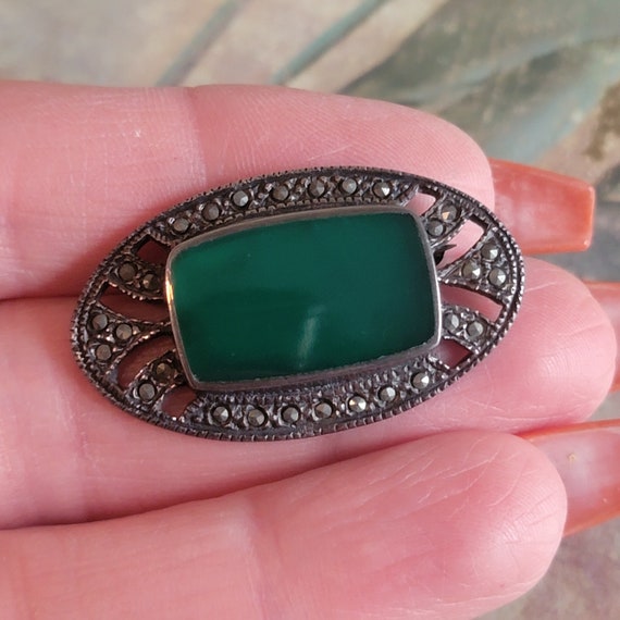 Vintage Sterling Silver Green and Marcasite Brooc… - image 8