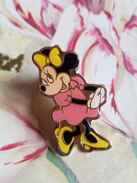 Vintage Minnie Mouse Lapel Pin Enamel Disney 1980s Made in Taiwan 
