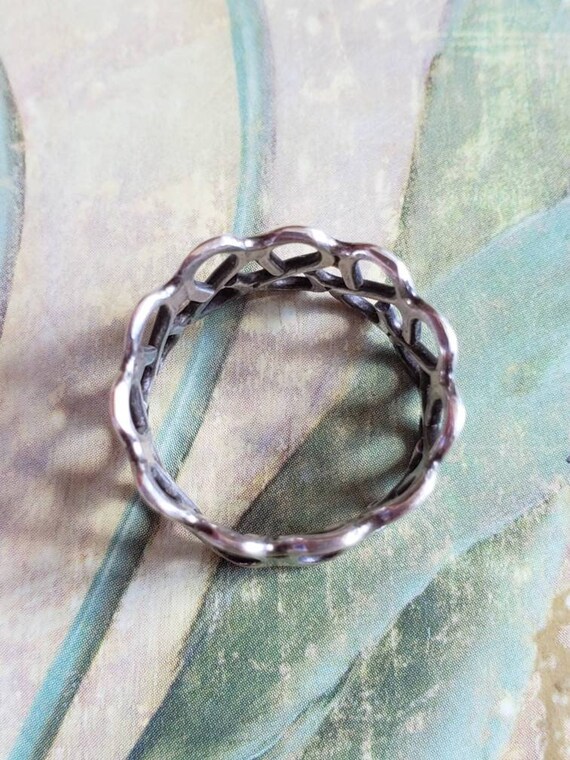 Vintage Sterling Silver Repeating Pattern Ring 92… - image 6