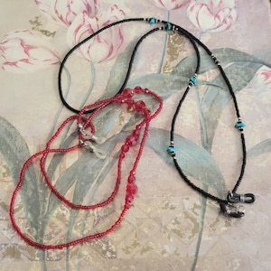 Vintage Lot of 2 Freshwater Pearls Seed Beads Glass Beads Eyeglass Glasses Chain Accessory