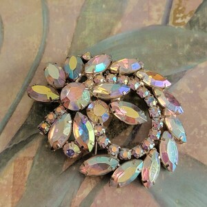 Vintage Weiss Aurora Borealis Rhinestone Brooch: 1950s Silver Tone Pin