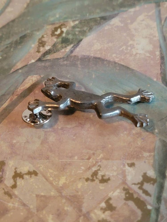 Vintage Barker Genuine USA Pewter Frog Lapel Pin … - image 5