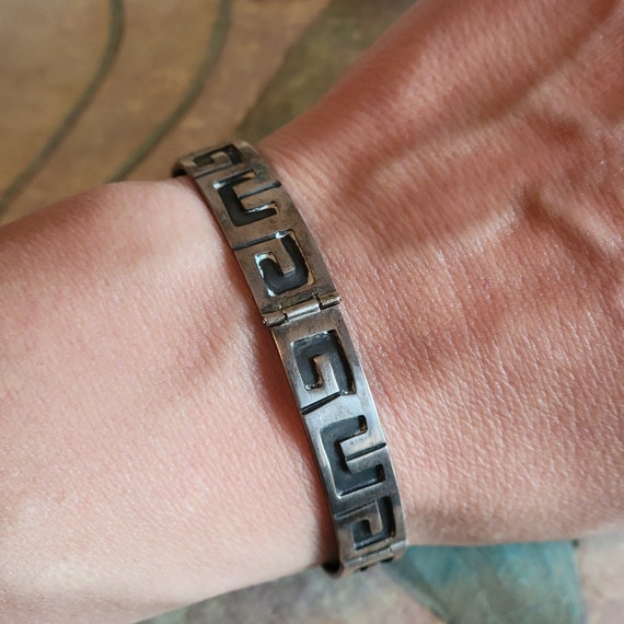 Vintage Sterling Silver Greek Key Hinged Bracelet… - image 10