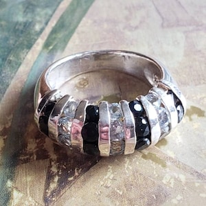 Vintage Sterling Silver and Cubic Zircon CZ and Blue Stones Ring Ladies 1980 Women Faceted Bezel Setting