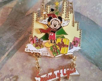 Vintage Disney Mickey Mouse Christmas Spectacle of Lights Limited Edition 2005 Lapel Pin Enamel