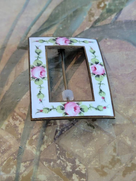 Vintage White Enamel Pin or Brooch Painted Pink F… - image 5