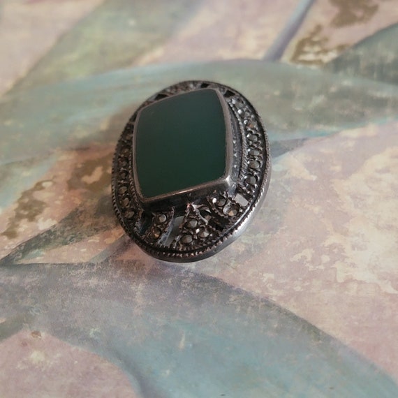 Vintage Sterling Silver Green and Marcasite Brooc… - image 5