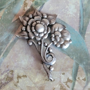 Vintage Sterling Silver Flower Pin or Brooch Jewelry Mother&#39;s Day
