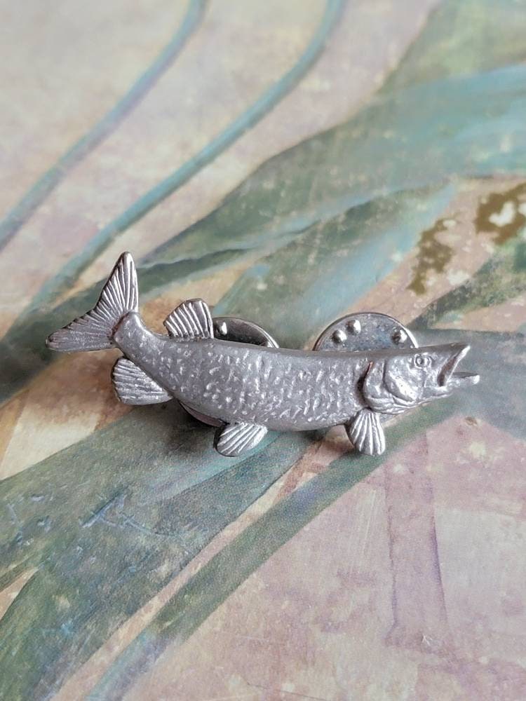 ピンズ　GG HARRIS FINE PWETER シャークピンズ3点セット Vintage GG Harris Fine Pewter Muskellunge Fish Lapel Pin 1985