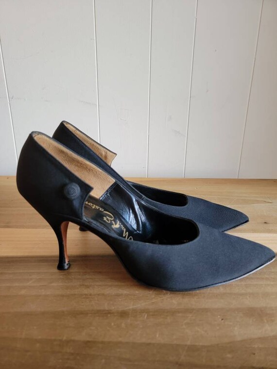Vintage Mr. Easton Black Textile Pumps Heels Leather Soles Size 8.5 B Ladies 1960s Etsy