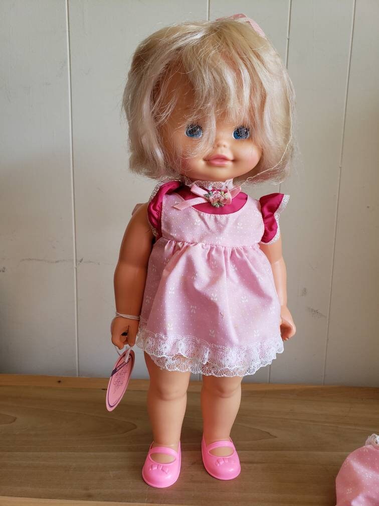 Vintage 1983 Chatty Patty Blonde Talking Doll: Original Box