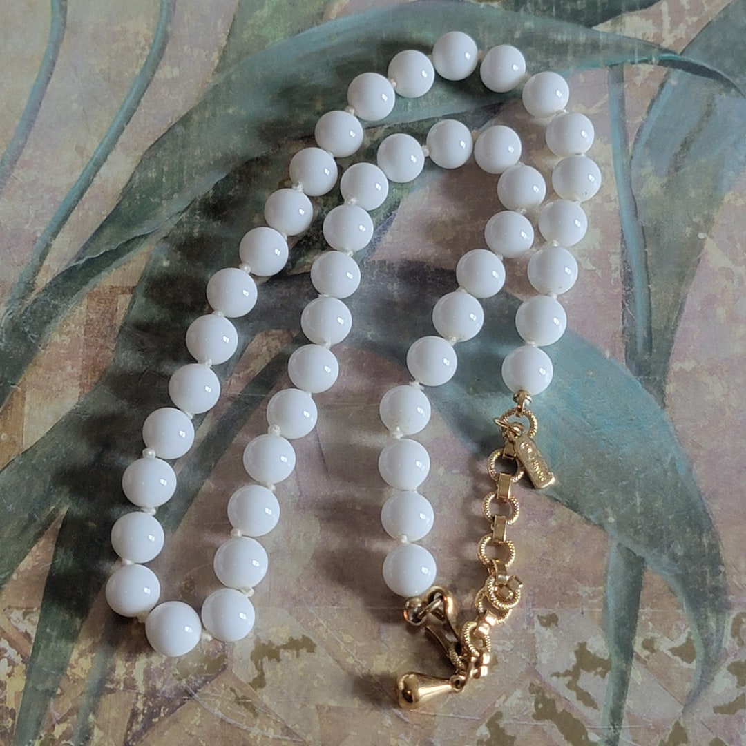 Vintage MCM Monet Milk Glass Beaded Bracelet 7 1/4