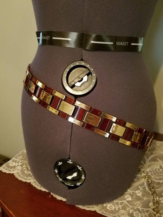 Vintage 1970s Amber Plastic Belt: Gold Tone Go Go Dancer  display picture 1