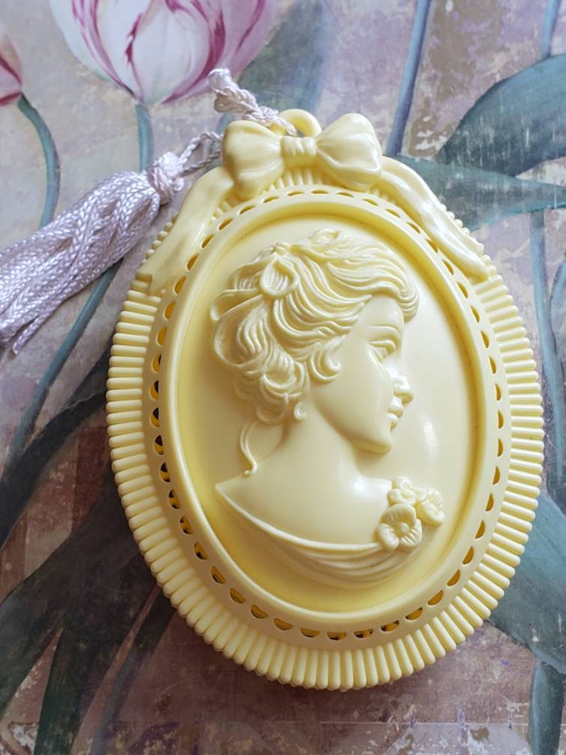 Vintage Avon Potpourri Holder Yellow Cameo with Off White Etsy