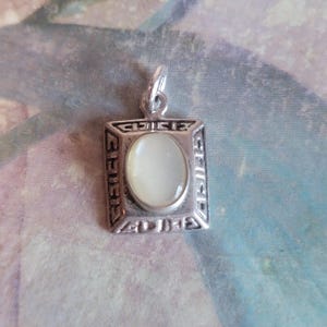Vintage Sterling Silver Mother of Pearl Pendant 925