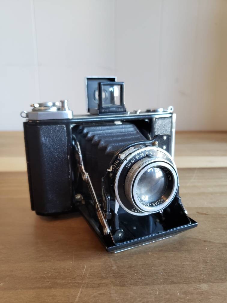 Zeiss Ikon Rangefinder Camera Body 新品同様 Vintage Zeiss Ikon Rangefinder Camera: Germany Antique With