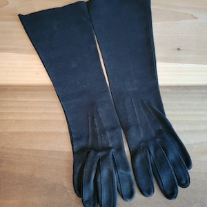 Vintage Black Women&#39;s Mid Forearm Gloves