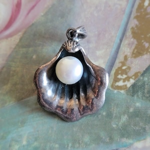 Vintage Sterling Silver and Freshwater Pearl Seashell Pendant 925