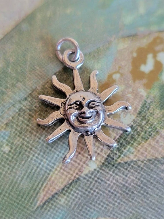 Vintage Sterling Silver Happy Sun Charm Pendant 19