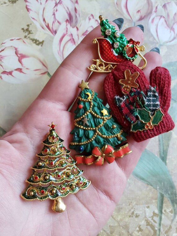 Holiday cheap pins brooches