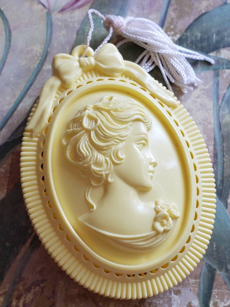 Vintage Avon Potpourri Holder Yellow Cameo with Off White Etsy