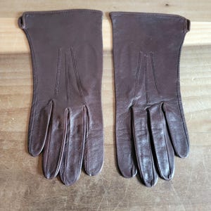 Vintage Brown Leather Unlined Gloves Women&#39;s Size 7 and 3/4 Made in Greece