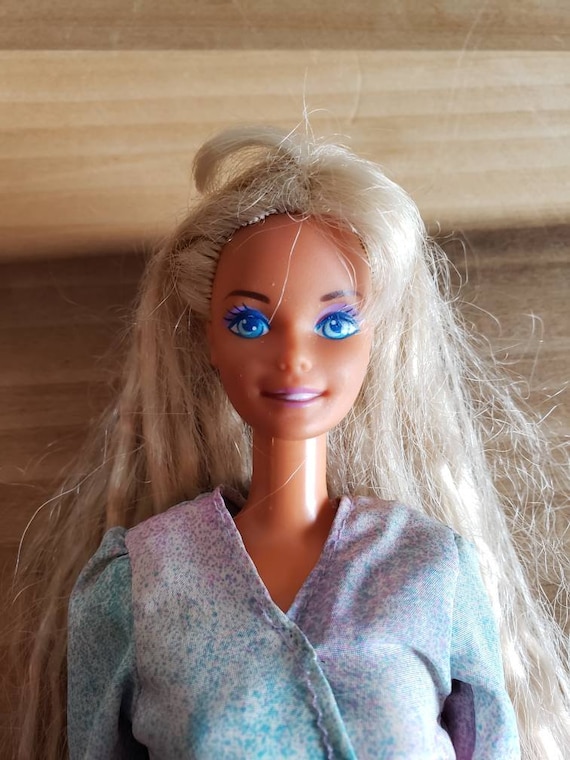 Genuine Disney Mattel Barbie Doll - Blonde Hair Blue Eyes No Clothes **READ**
