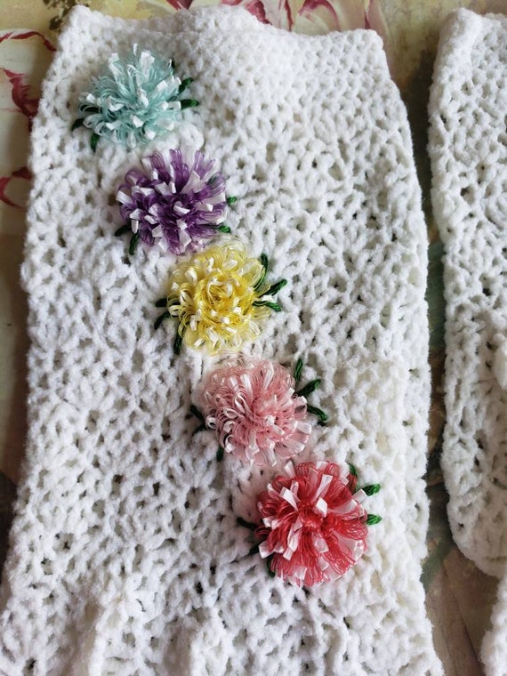 Vintage by Elayne White Gloves Ladies Retro Croch… - image 1