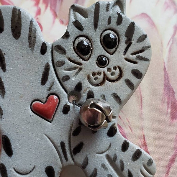 Vintage Hand Made Ceramic Gray Cat Brooch Pin Heart Bell Collar 1980s