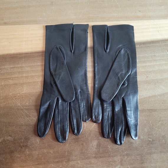 Vintage Never Worn Gloves Size 6.25 Black Leather - image 2