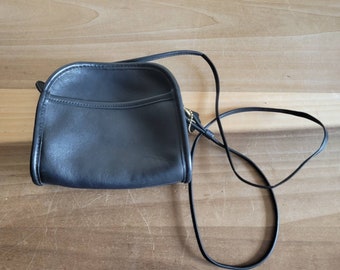 Vintage 90s COACH Classic Black Leather Court Bag Crossbody F13