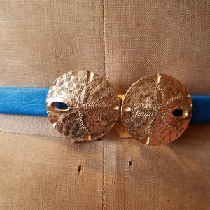 Vintage 1974 Mimi Sand Dollar Gold Tone Belt Buckle with Blue Leather Belt