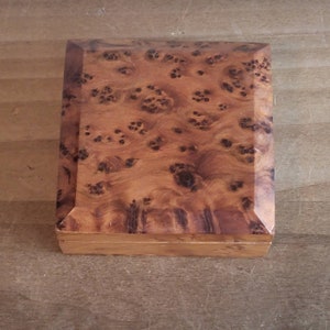 Vintage Burl Burled Wooden Square Shaped Trinket Jewelry Box