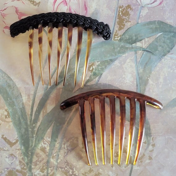 Set of seven vintage combs 7 Vintage Ladies main image 2