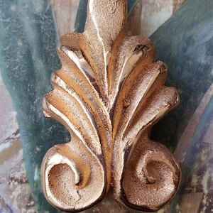 Vintage Gold Tone Metal Brooch Pin
