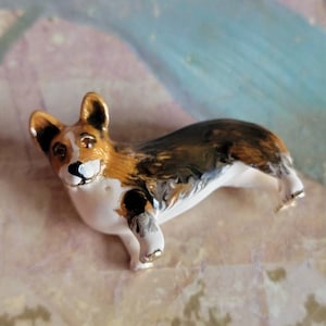 Vintage E. Pearl Pembroke Corgi Dog Brooch Pin Enamel Signed Rhinestone Eyes