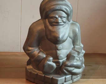 Vintage Nordic Ware 3 Dimensional Santa Claus Christmas Cake Mold As Is