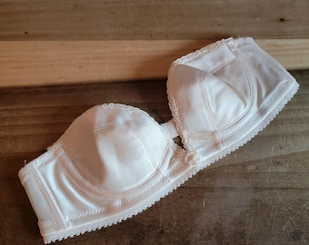 Vintage Carnival Beige Strapless Underwire Bra Brassiere Size 32 A Union Label Made in the USA